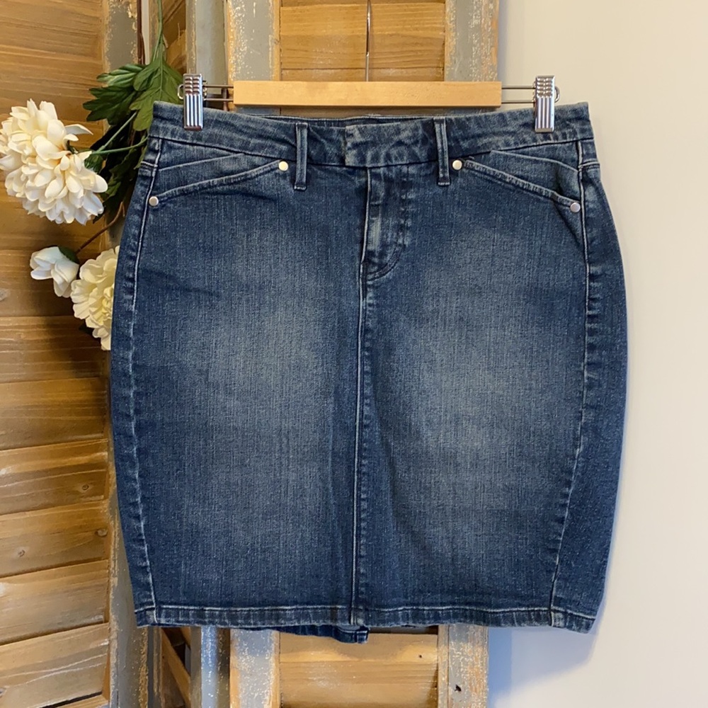 Levi’s stretch denim fitted pencil mini skirt